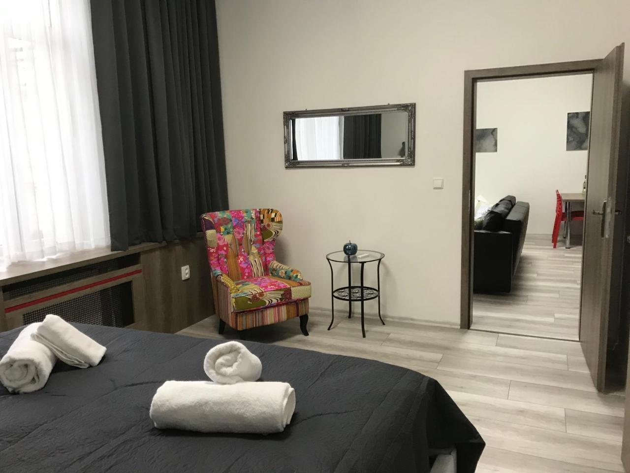 Old Town Boutique Apartments ลิเบอเรซ ภายนอก รูปภาพ