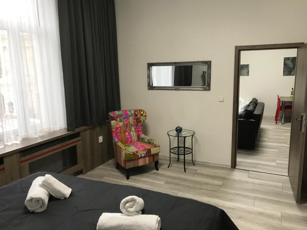 Old Town Boutique Apartments ลิเบอเรซ ภายนอก รูปภาพ